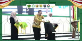 Kukuhkan 267 Guru Profesional, Guru Besar UIN Syarif Hidayatullah dan Direktur PAI Kemenag RI memberikan Motivasi